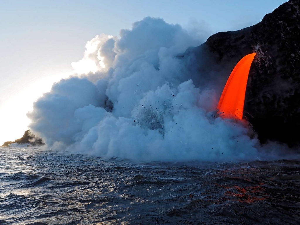 Volcano Watching in Hawaii: Your Complete Guide